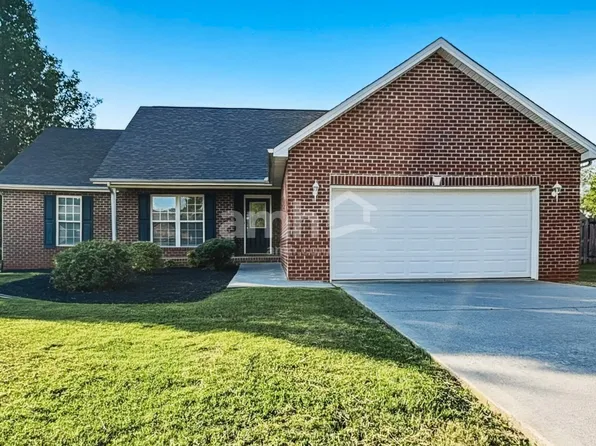 1423 Newbury Ln, Maryville, TN 37803