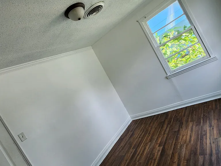3547 Mission Dr — Photo 8