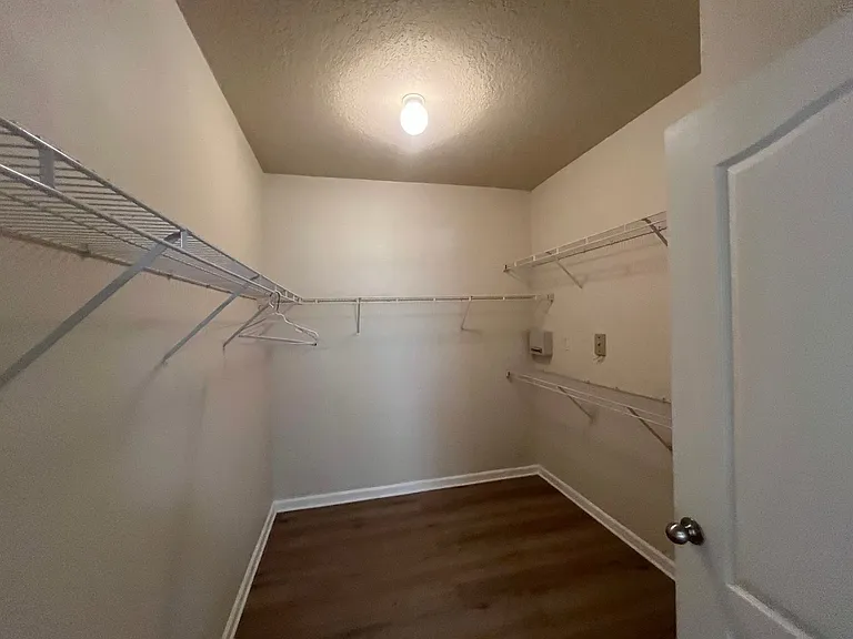 8819 Villa View Cir #107 — Photo 16