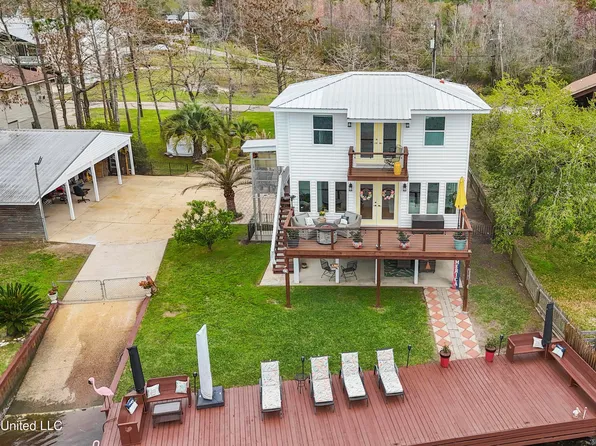 6085 Shawnee St, Kiln, MS 39556