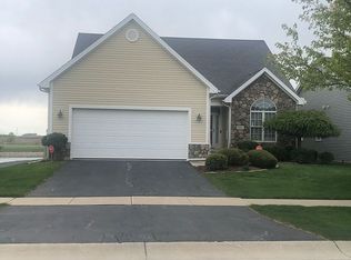 1841 Hidden Ridge Dr, Perrysburg, OH 43551