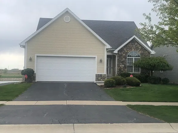 1841 Hidden Ridge Dr, Perrysburg, OH 43551