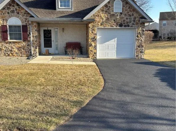 1440 Upstream Farm Rd, Easton, PA 18040