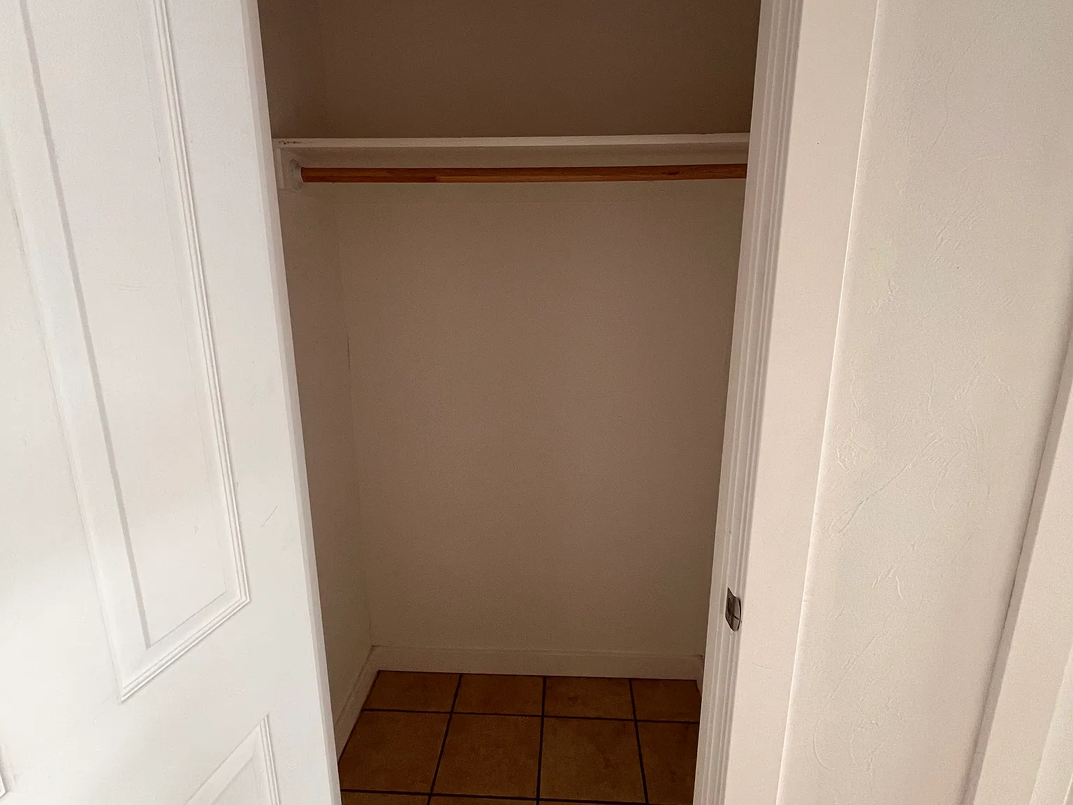 2 bed, 1000 sqft, $2,300 — Photo 4