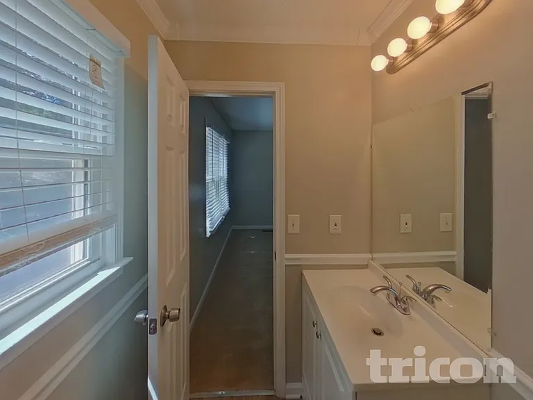 120 Elberta Dr — Photo 9