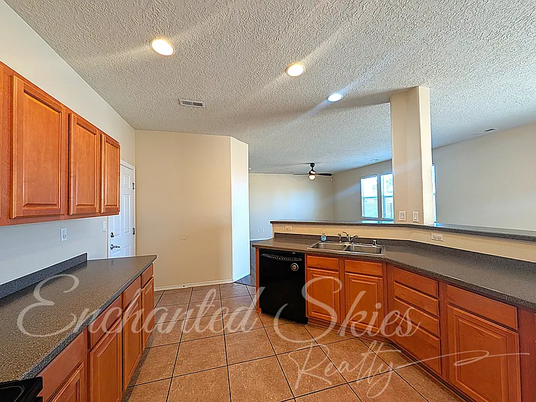 7905 Sierra Altos Pl NW — Photo 13
