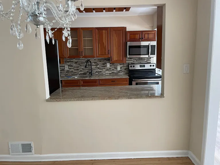 101 Hillside Ln S — Photo 6