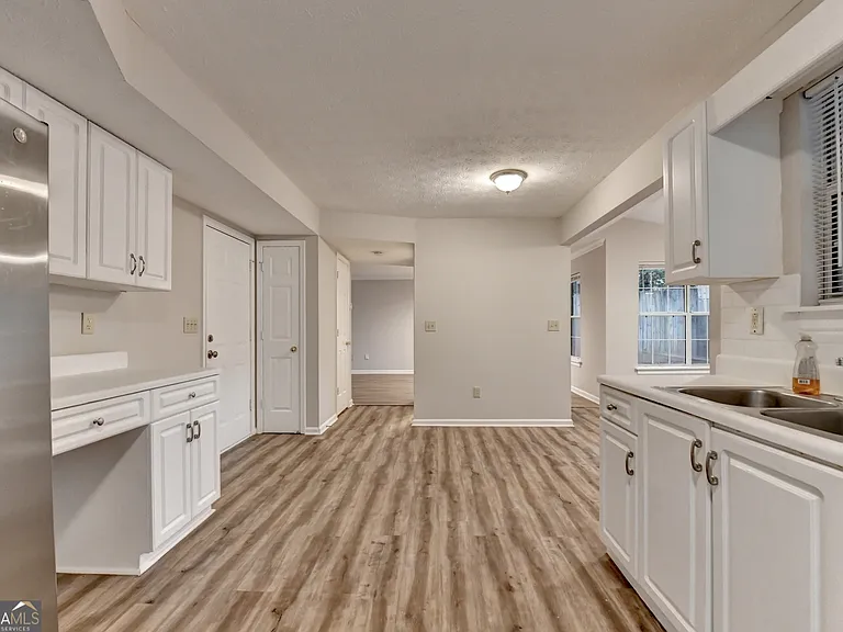 2115 Glynmoore Dr — Photo 34