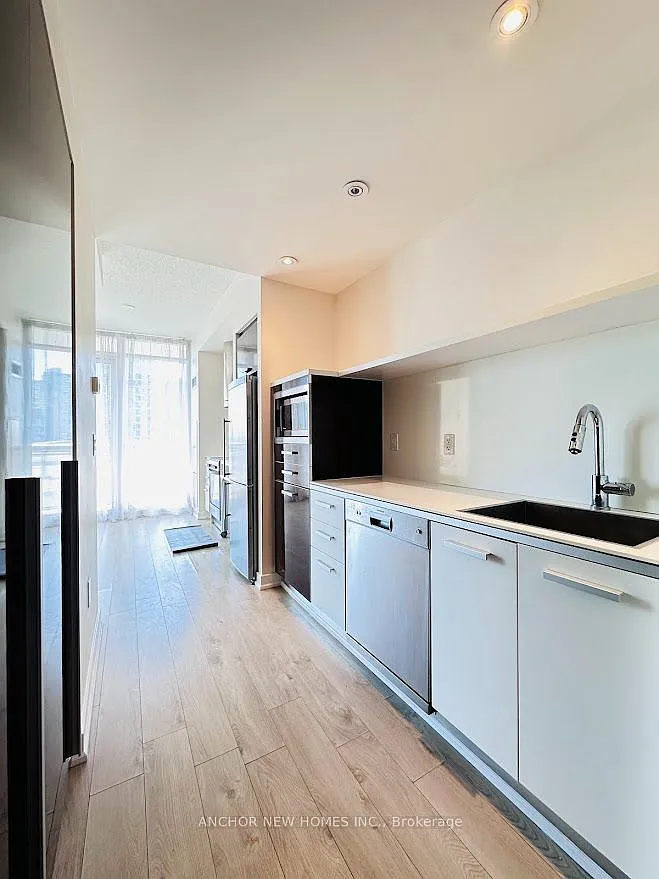 1 bed, $2,080 — Photo 4