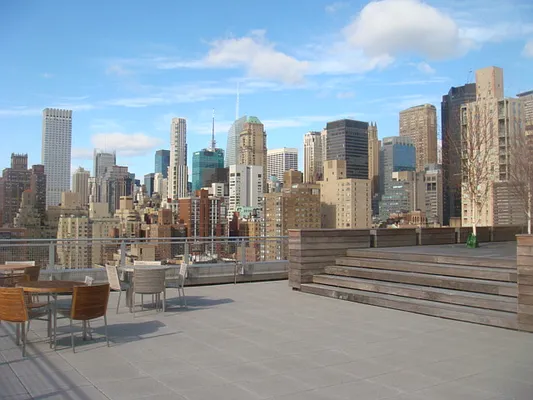 Rented by Luxury Property Group | media 35