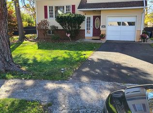 85 Graybar Dr, North Plainfield, NJ 07062