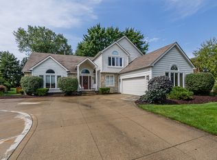 19589 Stoughton Dr, Strongsville, OH 44149