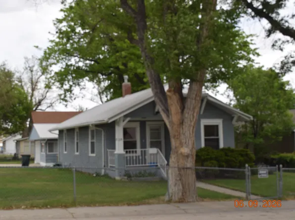 218 W Deer St, Glenrock, WY 82637