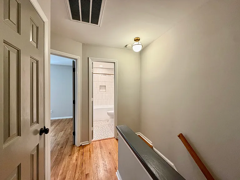 312 W 10th St #312 — Photo 15
