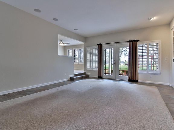 3rd image of 856 Duffin Dr