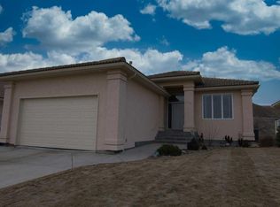 325 N Canyon Blvd W, Lethbridge, AB T1K 6V2