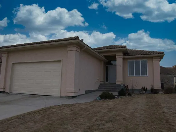 325 N Canyon Blvd W, Lethbridge, AB T1K 6V2