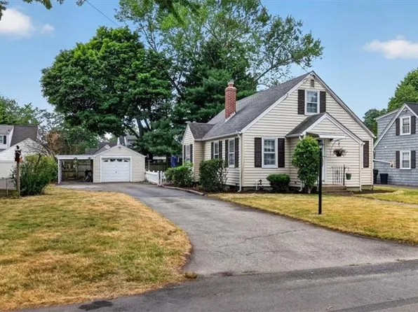 130 Vaughn Ave, Warwick, RI 02886