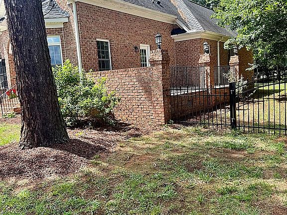 2nd image of 7107 Claren Oaks Ct