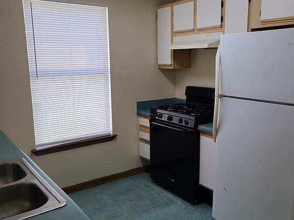 4th image of 1410 N 52nd Ave APT B