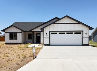 1305 Marboeuf Blvd, Dodge City, KS 67801