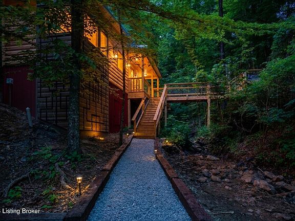 3rd image of 202 Twin Arch Rd