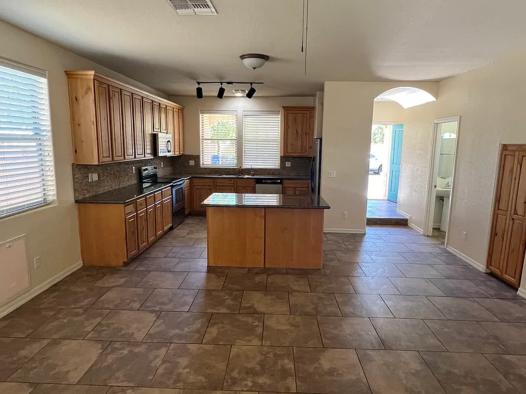 1442 S Newberry Ln — Photo 5