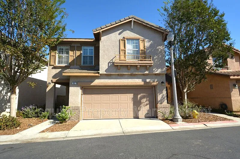 4 bed, 2.5 bath, 1739 sqft, $3,695 — Photo 1