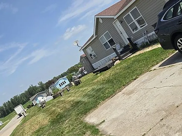 1012 E Walnut St #6, Elkhart, IA 50073
