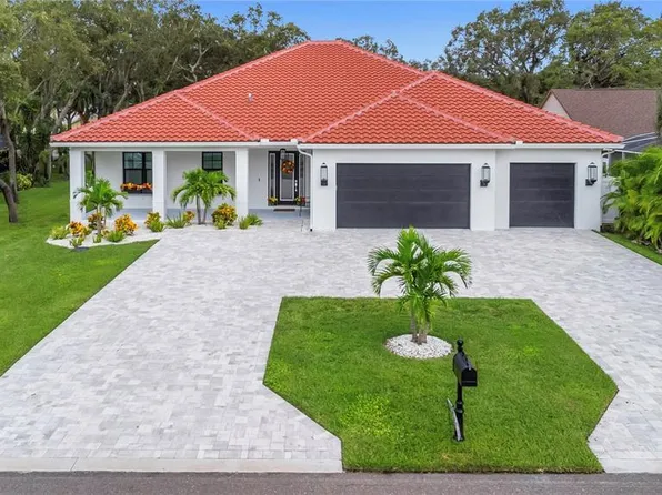 1125 W Curlew Pl, Tarpon Springs, FL 34689