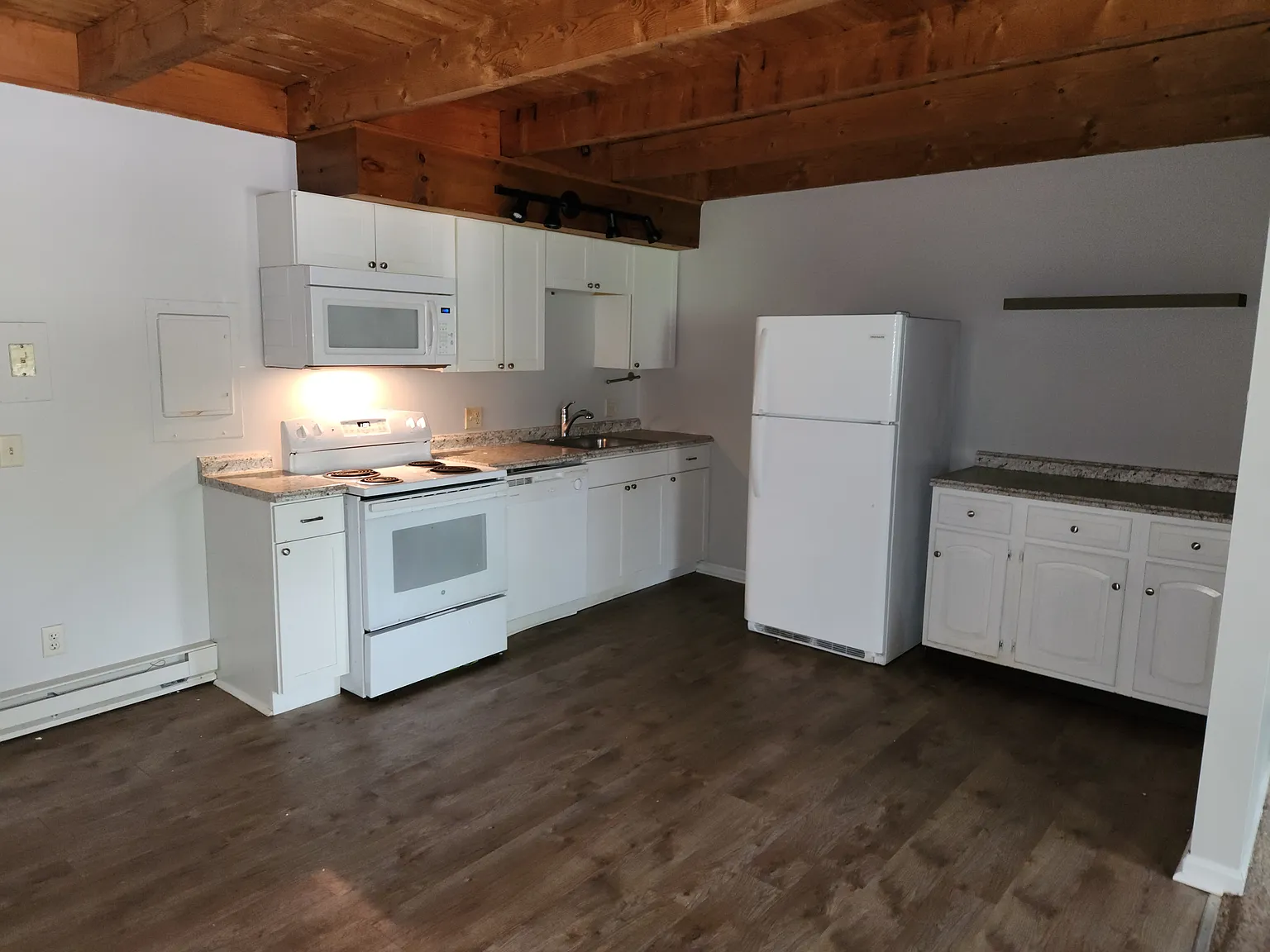 1 bed, 700 sqft, $1,775 — Photo 3