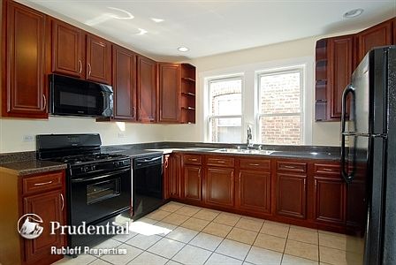 5th image of 3028 N Parkside Ave