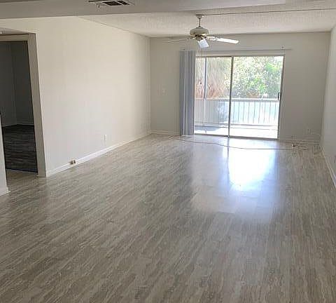3rd image of 620 NW 13th St APT 33