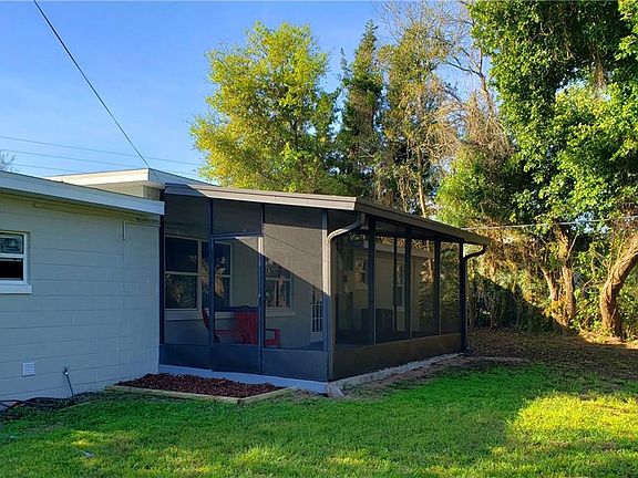 5th image of 906 N Palm Cir