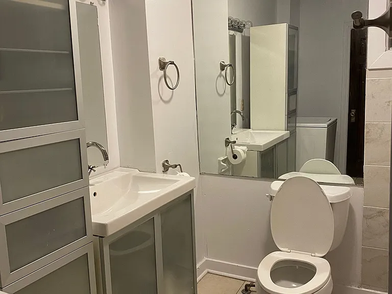 2 London St #3 — Photo 8