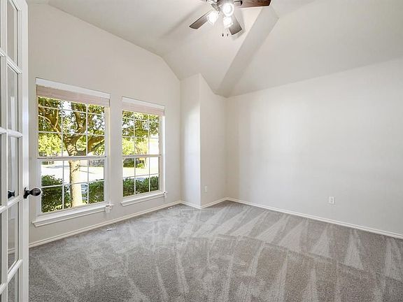 5th image of 2713 Barefoot Ln