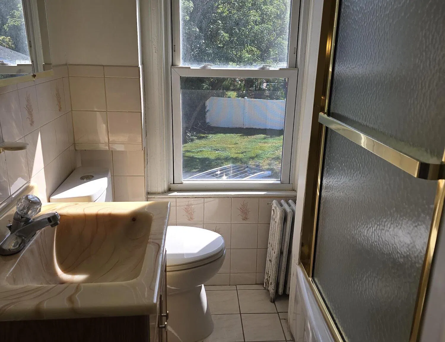 3 bed, 3863 sqft, $2,500 — Photo 3