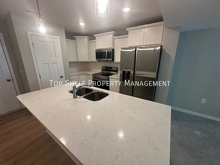 5711 NE Lowell Ln — Photo 3