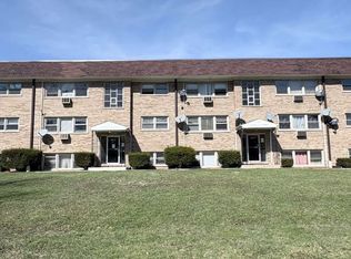 215 E Oak St, Addison, IL 60101