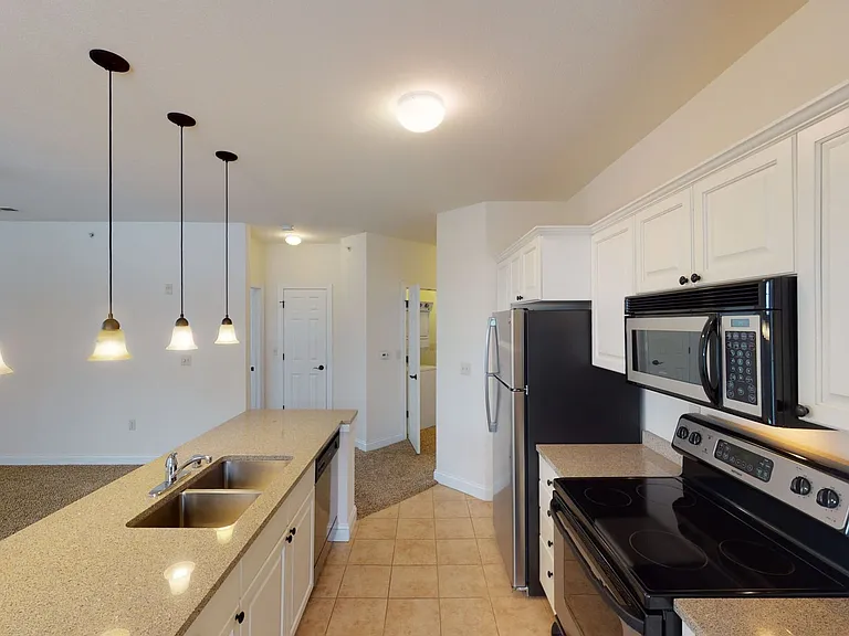 Delafield Lakes Apartments — Photo 75