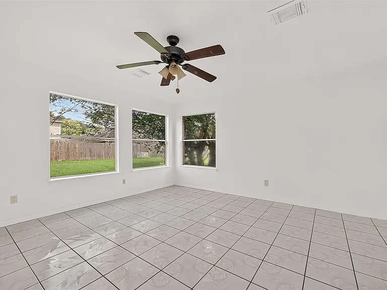 8202 Worthington Dr — Photo 12