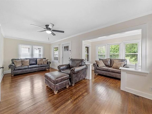3rd image of 5017 Agnes Ave