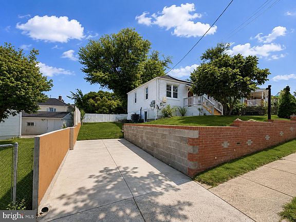 3rd image of 1209 Chapel Oaks Dr