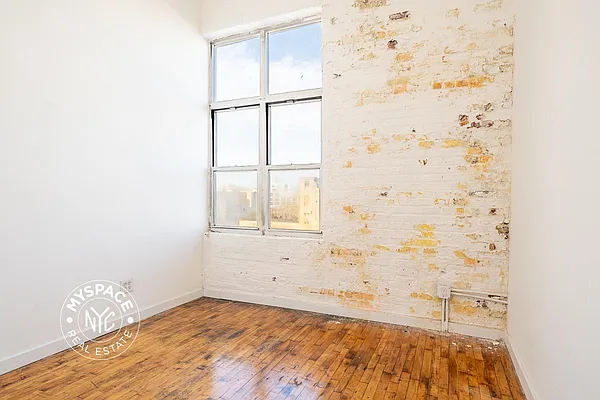 Rented by MySpaceNYC | media 7