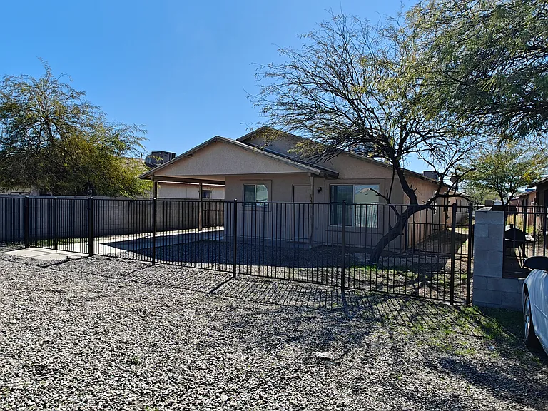 133 W Lester St — Photo 22