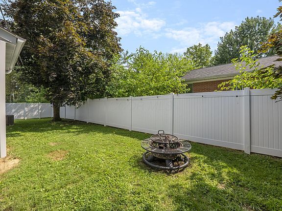 5th image of 5 Middleview Dr