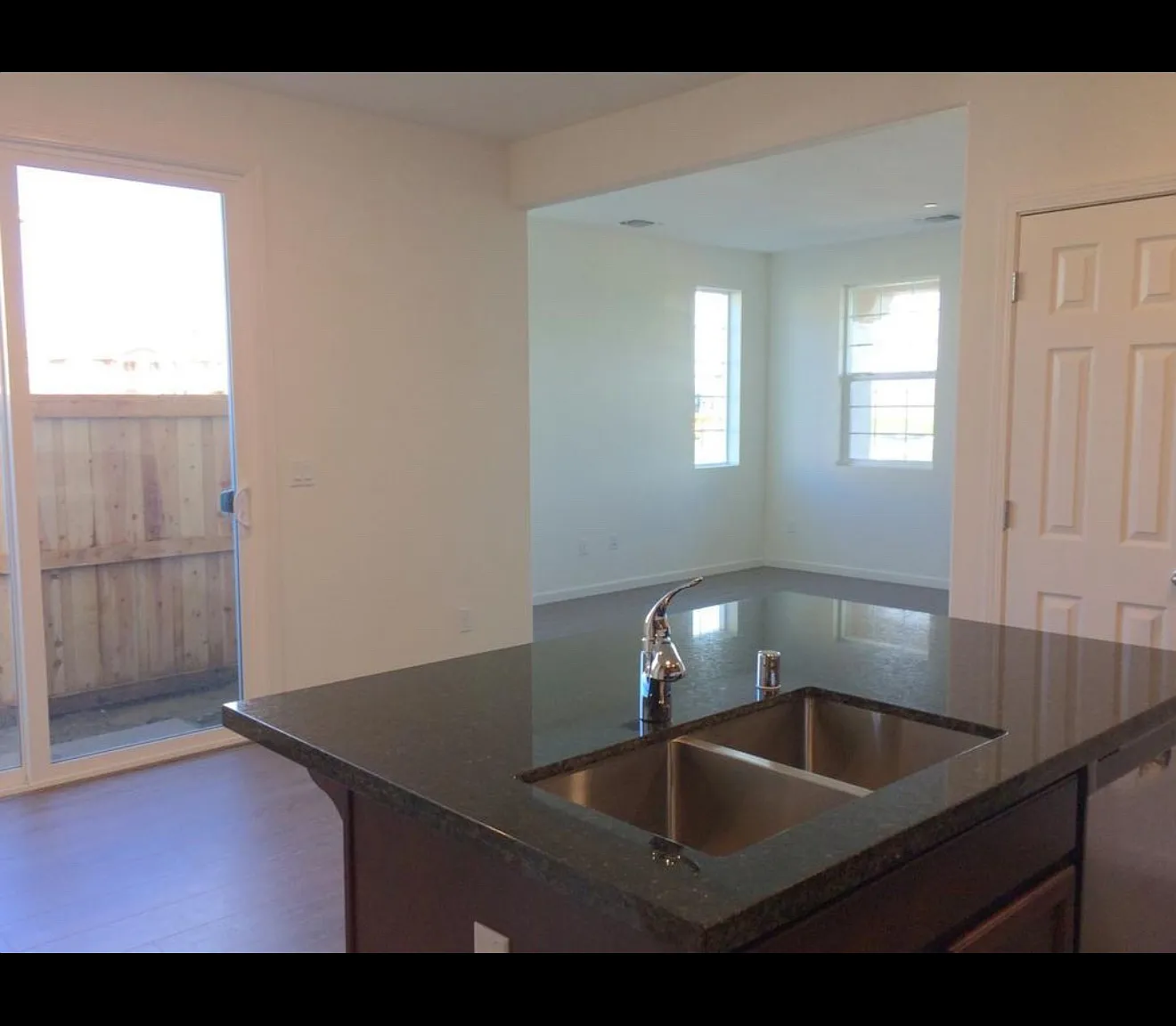 4 bed, 2.5 bath, 1698 sqft, $2,995 — Photo 4