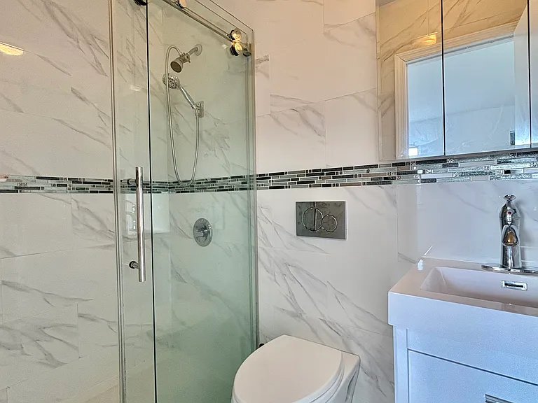 1168 Rockland Ave — Photo 10