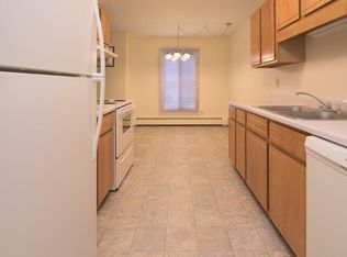 Silver Oaks Court Apartments, Saint Paul, MN 55112