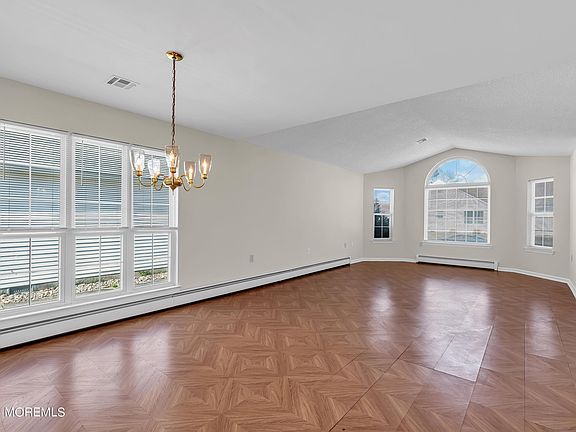3rd image of 82 Canterbury Lane